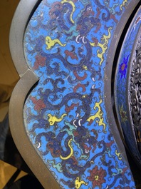 Un grand br&ucirc;le-parfum tripod en &eacute;maux cloisonn&eacute;s, Chine, 19&egrave;me