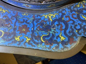 Un grand br&ucirc;le-parfum tripod en &eacute;maux cloisonn&eacute;s, Chine, 19&egrave;me