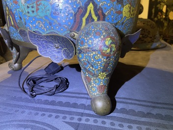 Un grand br&ucirc;le-parfum tripod en &eacute;maux cloisonn&eacute;s, Chine, 19&egrave;me