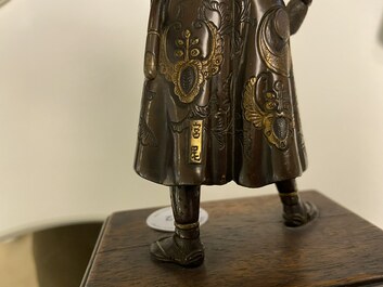 Une figure d'un guerrier en bronze patin&eacute; et dor&eacute;, sign&eacute; Miyao, Meiji, 19&egrave;me