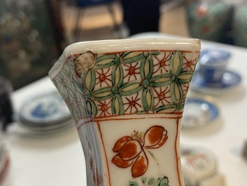 Trois vases en porcelaine de Chine famille verte, Kangxi