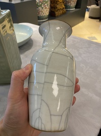 Un vase de forme 'cong' en porcelaine de Chine c&eacute;ladon et un &agrave; &eacute;mail craquel&eacute;, 19/20&egrave;me