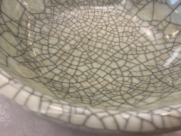 A Chinese 'geyao' crackle-glazed bowl, Yongzheng/Qianlong