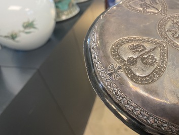 Une tasse et soucoupe en argent partiellement &eacute;maill&eacute;, Arm&eacute;nie, 18&egrave;me