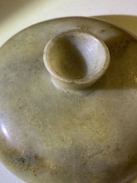 A Chinese hardstone gaiwan and cover, 18/19th C.