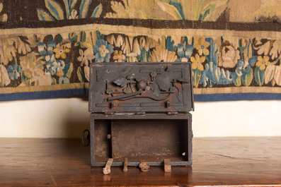 A wrought iron money box or strongbox, 16/17th C.