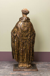 Saint franciscain en noyer sculpt&eacute;, polychrom&eacute; et dor&eacute;, Espagne, 17&egrave;me