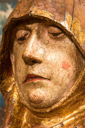 Twee grote Vlaamse polychrome en vergulde notelaren sculpturen van Maria Magdalena en Johannes de Doper, Brabant, eind 15e eeuw