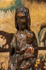 Een polychrome houten 'Sedes Sapientiae' sculptuur, 14/15e eeuw