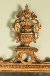 Miroir Louis XVI en bois dor&eacute;, France, 18&egrave;me
