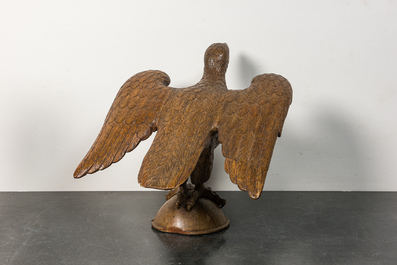 Aigle en ch&ecirc;ne sculpt&eacute;, 17/18&egrave;me