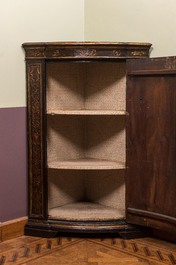 A painted wooden corner cupboard with chinoiserie design, probably Italy, 18th C.