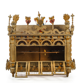 A large painted wooden birdcage, 18/19th C.