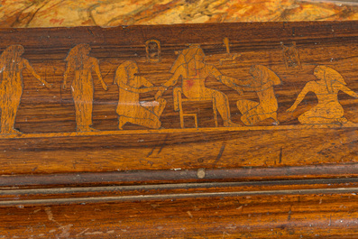 Sculpture de style 'Egyptomanie' figurant deux sphinxes sur un base en bois incrust&eacute;, France, 19&egrave;me