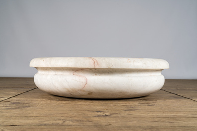 A large round marble basin, 19th C.