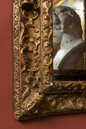 Een vergulde houten barokke spiegel met putti, 18e eeuw