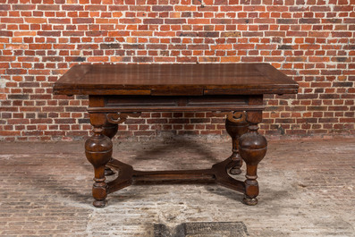 A Dutch extendable wooden table, 17th C.