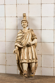 Soldat romain en tilleul sculpt&eacute; &agrave; patine blanche, probablement Italie, 17/18&egrave;me