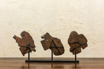 Drie eikenhouten fragmenten van een adelaar, een lam en een leeuw verwijzend naar de evangelisten, 16e eeuw