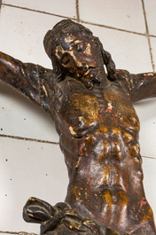 Christ en bois sculpt&eacute; et polychrom&eacute;, 17&egrave;me