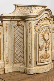 Tabernacle en faux marbre et bois dor&eacute; &agrave; d&eacute;cor d'ostensoir, 18&egrave;me