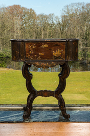 A painted and lacquered wooden jardini&egrave;re on stand with japonaiserie design, probably France, 19th C.