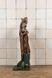 Vierge &agrave; l&rsquo;Enfant en ch&ecirc;ne sculpt&eacute; et polychrom&eacute;, 17/18&egrave;me