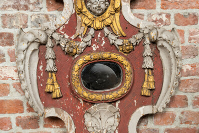 A gilt and polychromed crowned wooden reliquary with cherubs, 18th C.