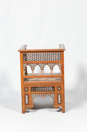 Drie met been en parelmoer ingelegde houten stoelen, Damascus, Syri&euml;, 19/20e eeuw