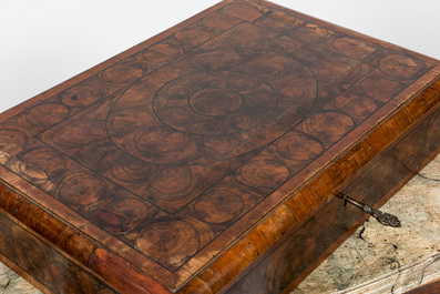 A rectangular veneered wooden box, 18th C.