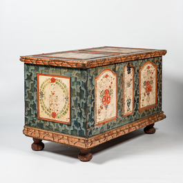 A polychrome pine wooden bridal trunk, 18/19th C.