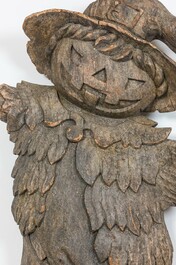 Grande cr&eacute;ature &agrave; t&ecirc;te en forme de citrouille en bois sculpt&eacute;, milieu du 20&egrave;me