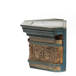 A polychrome wooden and alabaster armorial console with putti, 18th C.