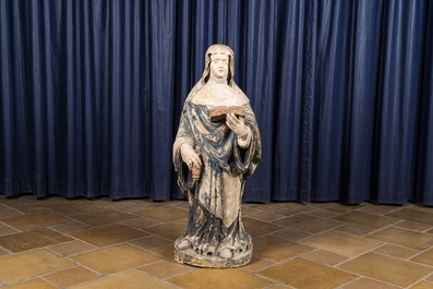 Sainte Scholastique en pierre calcaire sculpt&eacute;e et polychrom&eacute;e, Val de Loire, 16&egrave;me