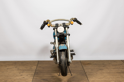 Een polychrome houten 'Harley Davidson', 20e eeuw