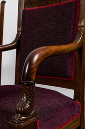 Quatre fauteuils de style Directoire &agrave; capitonnage violet, France, 19&egrave;me