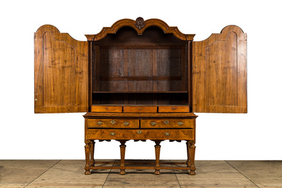 A Dutch baroque burl wood veneered two-door cabinet, 18th C.
