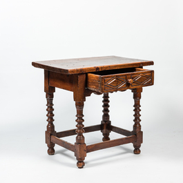 A Spanish walnut side table, 17/18th C.