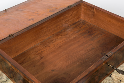 A rectangular veneered wooden box, 18th C.