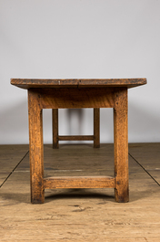 A long low oak wooden table, 17/18th C.