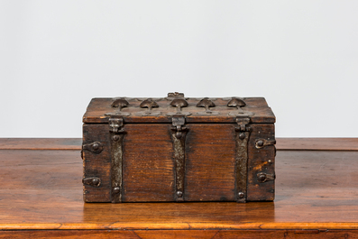 A wrought iron-mounted oak box, 18/19th C.