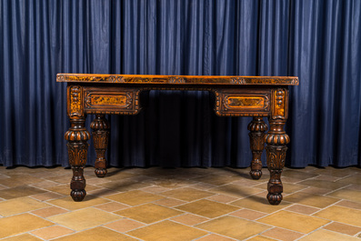 A tortoiseshell veneered and leather-topped wooden desk, 19/20th C.