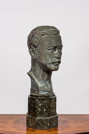 Buste d'homme en bronze sur socle en marbre, 20&egrave;me