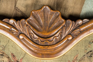 Paire de grandes tapisseries d'Aubusson encadr&eacute;es en bois &agrave; d&eacute;cor de rocailles, 19&egrave;me