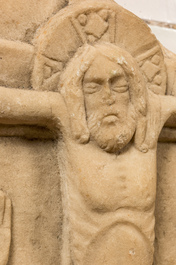 Relief en marbre sculpt&eacute; &agrave; d&eacute;cor du Christ au Golgotha, 17&egrave;me