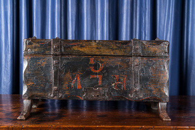 A polychrome wooden carriage chest, 19th C.