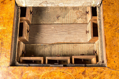 Une table &agrave; secrets et marqueterie, Allemagne, 18&egrave;me