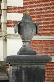 A pair of bluestone garden urns, 19/20th C.