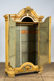 Armoire &agrave; deux portes en bois patin&eacute; &agrave; d&eacute;cor en relief et monogramme R.K., 19&egrave;me