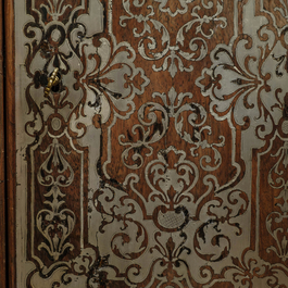 Bureau Boulle &agrave; gradin en bois sculpt&eacute; incrust&eacute; d'&eacute;tain, Allemagne, 18&egrave;me